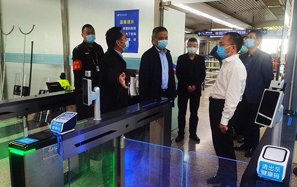 1650597187834085.png 經(jīng)開(kāi)區(qū)黨工委到綿陽(yáng)機(jī)場(chǎng)調(diào)研疫情防控工作.png