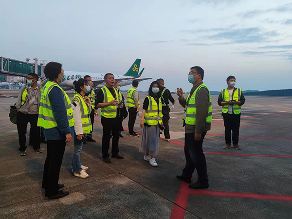 1666752347785588.jpg 綿陽機場停機坪改造項目順利通過行業(yè)驗收.jpg