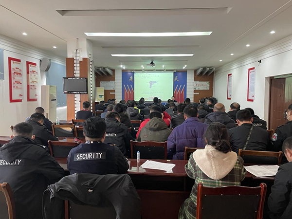 安檢站、消防護(hù)衛(wèi)部開展違禁物品檢查培訓(xùn).png